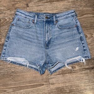 American Eagle Highest Rise Strigid Denim Mom Shorts size 6